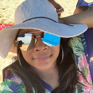 Meet your Posher, Nicky